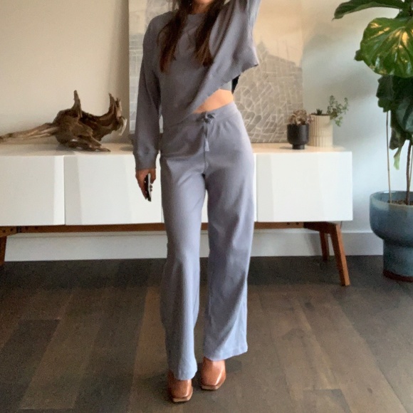 H&M • Co-ord Sweater Set with Wide Leg Pant - Picture 3 of 3